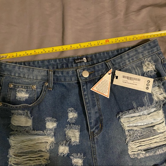 New distressed jean shorts/frayed hem. size 12. - Picture 4 of 6